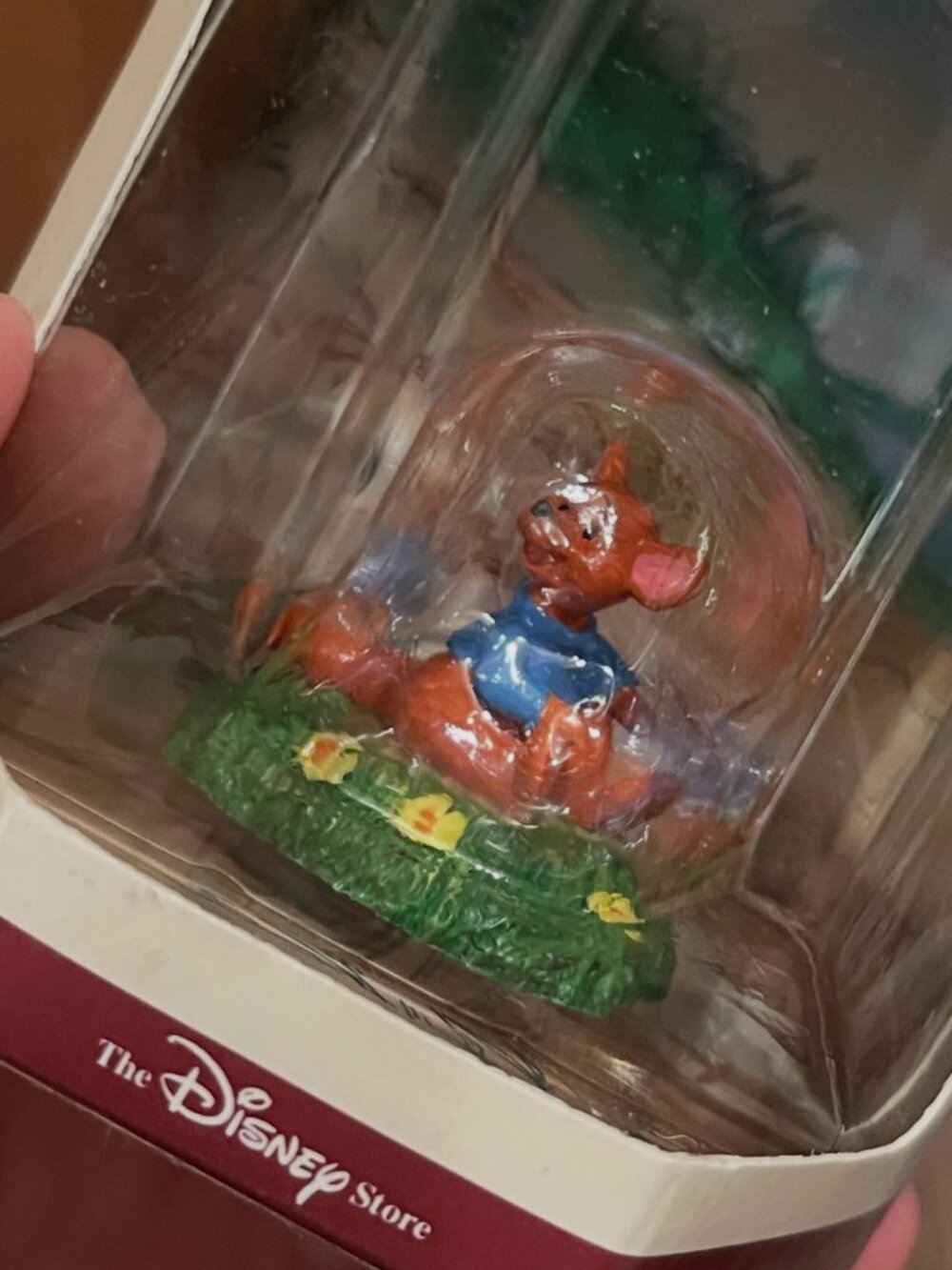Winnie the Pooh - Disney Tiny Kingdom Roo Figurine Winnie the Pooh (new)